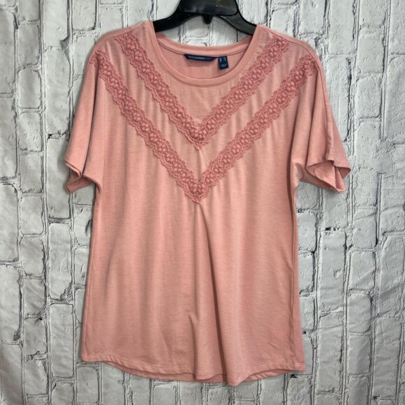 Isaac Mizrahi Live! women’s pink top. With crocheted embellishments. - Picture 1 of 5